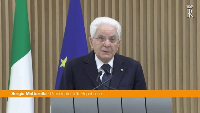 Mattarella "In Ucraina aberrante aggressione russa per ridefinire i confini" 2025