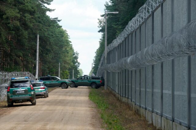 Nemeckí vojaci mieria do Poľska. Pomôžu kopať zákopy a opevniť východnú hranicu