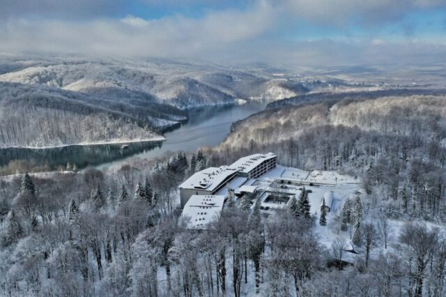 NESTVARNO LIJEPO SILVESTROVO Plitvička jezera: Zimski odmor u srcu Like uz vrhunsku gastronomiju i ulazak u novu godinu koji se pamti 2025