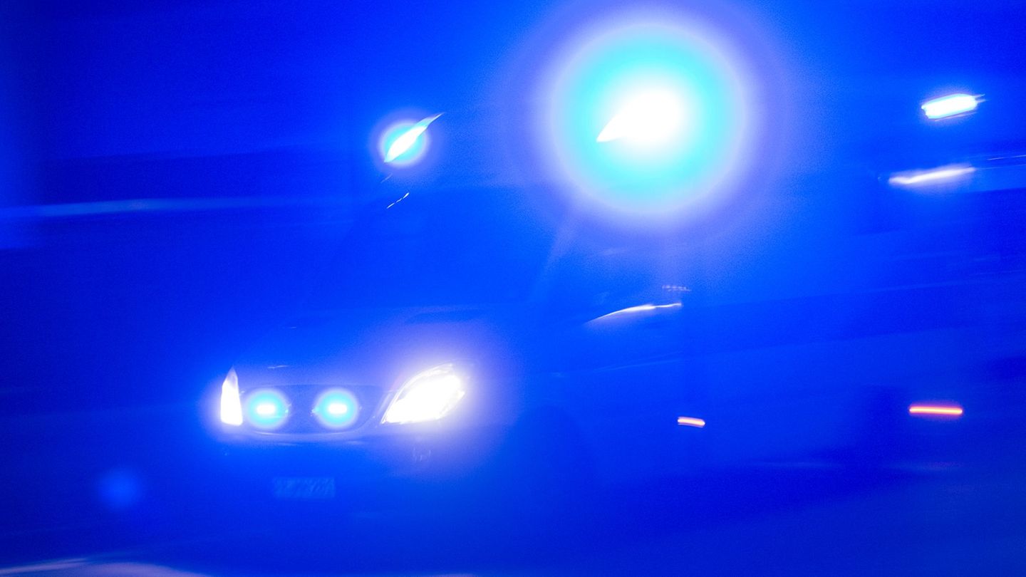 Notfälle: seniorin bei löschversuch in ihrem haus schwer verletzt 2025 - iustitia. Bg - gerechtigkeit Frau notfälle: seniorin bei löschversuch in ihrem haus schwer verletzt 2025 notfalle seniorin bei loschversuch in ihrem haus schwer verletzt 2025 frau kurz vor dem jahreswechsel beschädigt ein brand ein haus derart, dass es vorerst nicht mehr bewohnbar ist. Eine frau... Iustitia. Bg notfälle: seniorin bei löschversuch in ihrem haus schwer verletzt 2025 2025-12-28 16:25:38 iustitia. Bg - gerechtigkeit frau