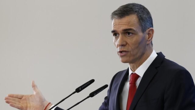 Sánchez trata de amarrar el apoyo de los socios y confía en que cumplir con Junts abra una "ventana de oportunidad" Sánchez trata de amarrar el apoyo de los socios y confía en que cumplir con Junts abra una "ventana de oportunidad" 2025