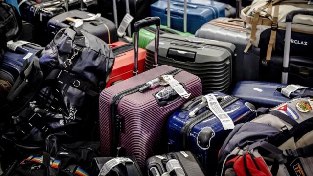 Schiphol druk met nasturen koffers na storing in bagagesysteem Schiphol druk met nasturen koffers na storing in bagagesysteem 2025