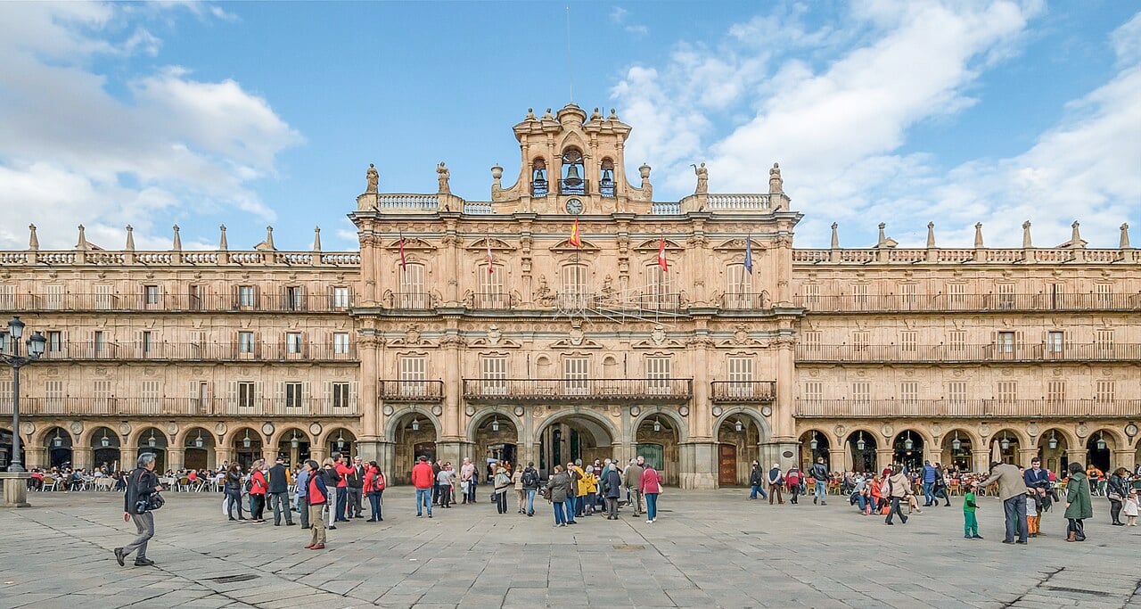 Top 10 european cities with the most single women 2025 - justice - iustitia. Bg Main square of salamanca, spain
