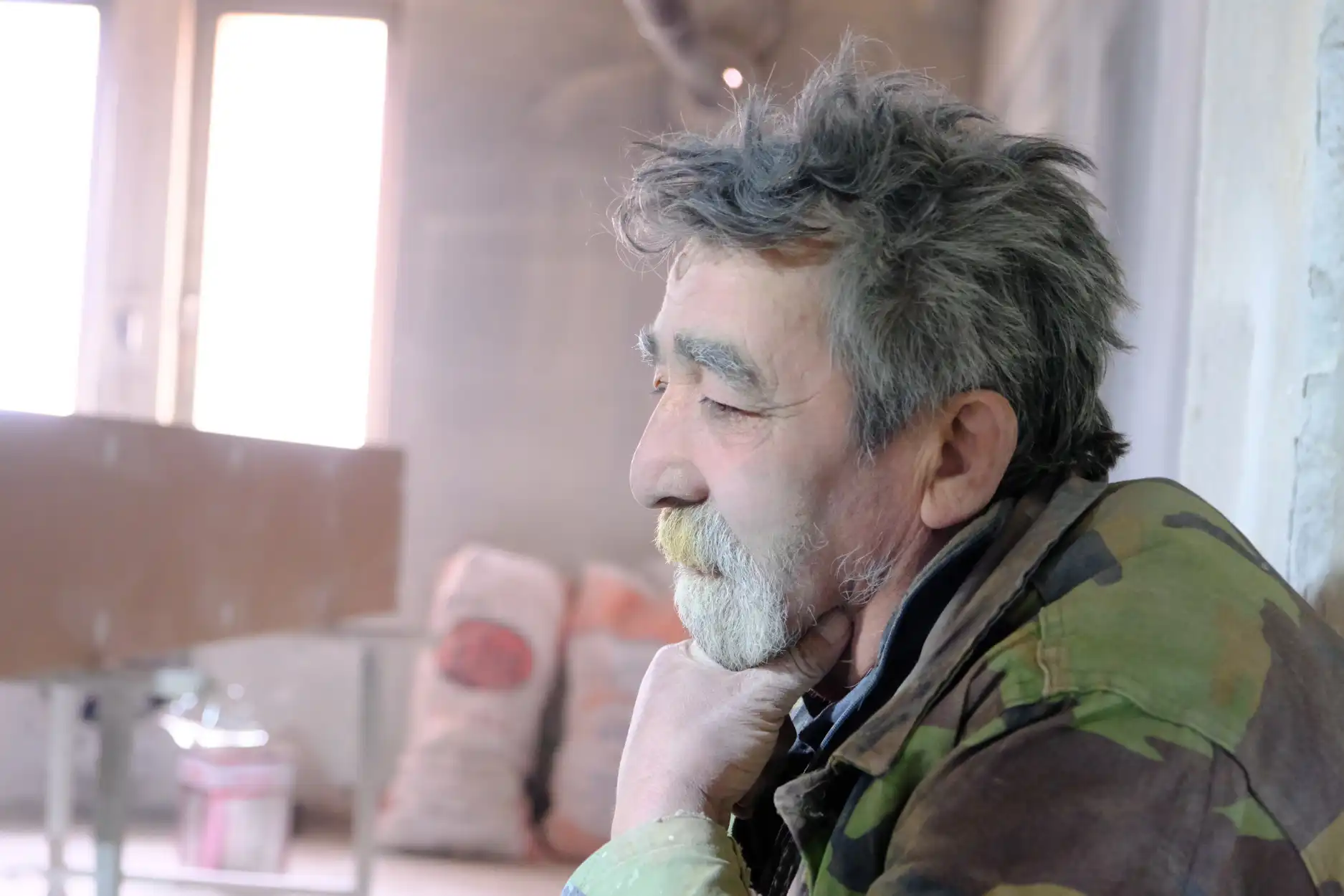 Ankara'nın ayazında 'emekli' hamallar: yatağında değil yükün altında ölmek 2026 ankaranin ayazinda emekli hamallar yataginda degil yukun altinda olmek 2026 8 iustitia. Bg havanın soğuğu yüzü kesiyor. Termometreler eksi 2 dereceyi gösteriyor. Ankara siteler'de, mobilya... Iustitia. Bg ankara'nın ayazında 'emekli' hamallar: yatağında değil yükün altında ölmek 2026 2026-01-15 09:53:18 adalet - iustitia. Bg