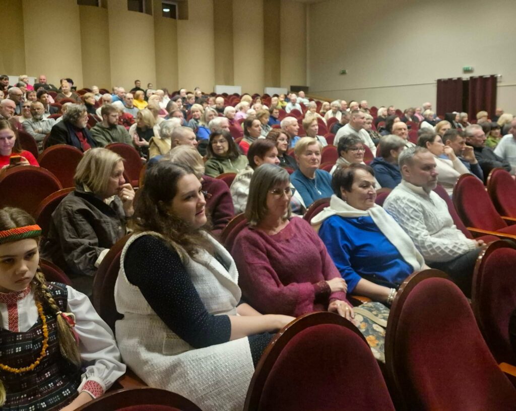 Akiratyje dokumentinėje juostoje veiviržėniškiai pristatė garsiuosius atlaidus 2026 dokumentineje juostoje veivirzeniskiai pristate garsiuosius atlaidus 2026 55 akiratyje iustitia. Bg kretingos rajono kultūros centre buvo pristatyta po lietuvą keliaujanti dokumentinė kino juosta „šv. Marijos magdalenos atlaidai veiviržėnuose“. Veiviržėnai miestelis klaipėdos... Dokumentinėje juostoje veiviržėniškiai pristatė garsiuosius atlaidus 2026 2026-01-14 11:01:16 teisingumas - iustitia. Bg akiratyje