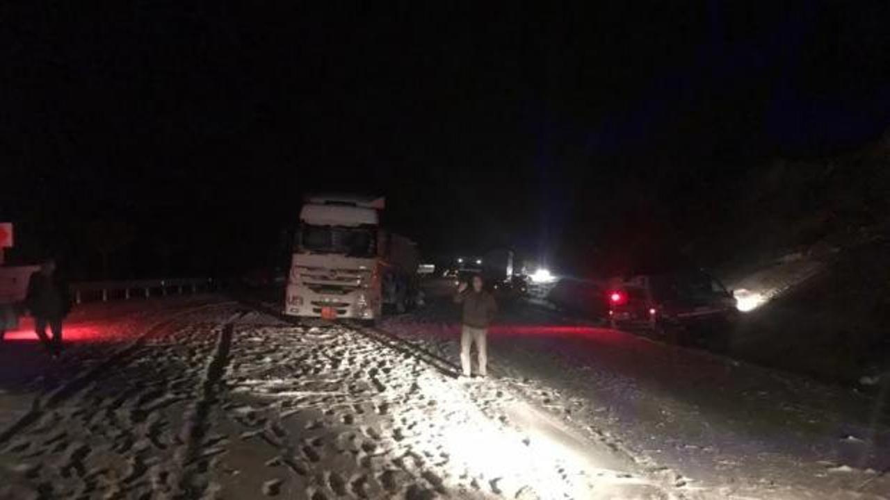 Malatya-adıyaman kara yolu ulaşıma kapandı 2026 - adalet - iustitia. Bg Güncel malatya-adıyaman kara yolu ulaşıma kapandı 2026 malatya adiyaman kara yolu ulasima kapandi 2026 güncel iustitia. Bg suçatı mahallesi mevkisinde yoğun kar yağışı ve buzlanma nedeniyle ulaşımda aksamalar yaşandı. Bir tır... Iustitia. Bg malatya-adıyaman kara yolu ulaşıma kapandı 2026 2026-01-09 22:37:00 adalet - iustitia. Bg güncel
