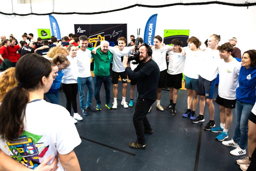 Sport nagy vagy! – 24 középiskolás csapat gigászi versenye dunakeszin – döntőben a radnóti gimi 2026 nagy vagy 24 kozepiskolas csapat gigaszi versenye dunakeszin dontoben a radnoti gimi 2026 36 sport iustitia. Bg -a rendkívüli hideg és havas időjárás ellenére vasárnap reggeltől egymás után érkeztek a sportoló... Iustitia. Bg nagy vagy! – 24 középiskolás csapat gigászi versenye dunakeszin – döntőben a radnóti gimi 2026 2026-01-11 17:48:18 igazságszolgáltatás - iustitia. Bg sport