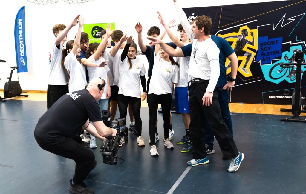Sport nagy vagy! – 24 középiskolás csapat gigászi versenye dunakeszin – döntőben a radnóti gimi 2026 nagy vagy 24 kozepiskolas csapat gigaszi versenye dunakeszin dontoben a radnoti gimi 2026 37 sport iustitia. Bg -a rendkívüli hideg és havas időjárás ellenére vasárnap reggeltől egymás után érkeztek a sportoló... Iustitia. Bg nagy vagy! – 24 középiskolás csapat gigászi versenye dunakeszin – döntőben a radnóti gimi 2026 2026-01-11 17:48:18 igazságszolgáltatás - iustitia. Bg sport