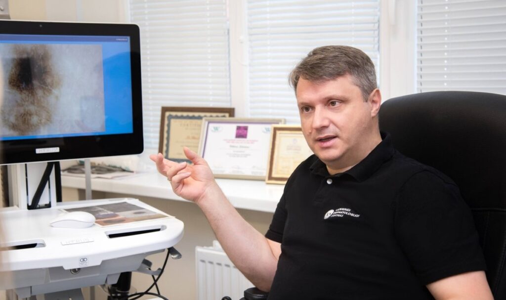 Gydytojo priimamasis perspėjimas: kai kurios tatuiruočių vietos slepia mirtiną riziką 2026 perspejimas kai kurios tatuiruociu vietos slepia mirtina rizika 2026 2 gydytojo priimamasis iustitia. Bg tatuiruotes renkasi vis jaunesni žmonės, o pagal jų paplitimą lietuva sparčiai vejasi europos lyderes italiją ir švediją, kur piešinių ant odos turi beveik kas antras... Perspėjimas: kai kurios tatuiruočių vietos slepia mirtiną riziką 2026 2026-01-23 17:59:00 teisingumas - iustitia. Bg gydytojo priimamasis