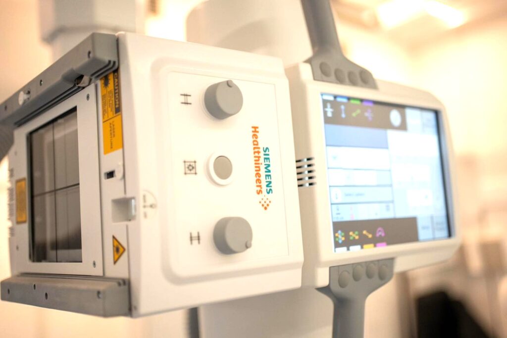 Rétvári bence: új röntgenberendezés érkezett a váci kórházba, nemrég egy új ultrahangkészülék is munkába állt 2026 - igazságszolgáltatás - iustitia. Bg Egészségügy rétvári bence: új röntgenberendezés érkezett a váci kórházba, nemrég egy új ultrahangkészülék is munkába állt 2026 retvari bence uj rontgenberendezes erkezett a vaci korhazba nemreg egy uj ultrahangkeszulek is munkaba allt 2026 3 egészségügy iustitia. Bg -új, korszerű röntgenberendezés állt munkába a váci kórházban, amely jelentősen javítja a diagnosztika... Iustitia. Bg rétvári bence: új röntgenberendezés érkezett a váci kórházba, nemrég egy új ultrahangkészülék is munkába állt 2026 2026-01-23 09:42:49 igazságszolgáltatás - iustitia. Bg egészségügy