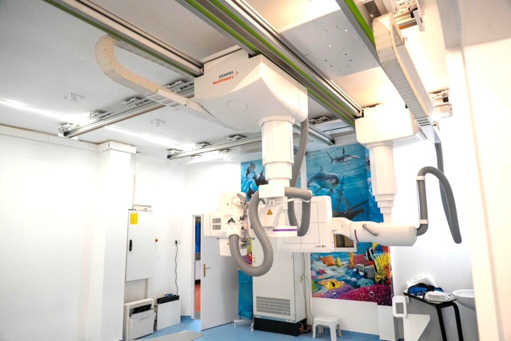 Rétvári bence: új röntgenberendezés érkezett a váci kórházba, nemrég egy új ultrahangkészülék is munkába állt 2026 - igazságszolgáltatás - iustitia. Bg Egészségügy rétvári bence: új röntgenberendezés érkezett a váci kórházba, nemrég egy új ultrahangkészülék is munkába állt 2026 retvari bence uj rontgenberendezes erkezett a vaci korhazba nemreg egy uj ultrahangkeszulek is munkaba allt 2026 egészségügy iustitia. Bg -új, korszerű röntgenberendezés állt munkába a váci kórházban, amely jelentősen javítja a diagnosztika... Iustitia. Bg rétvári bence: új röntgenberendezés érkezett a váci kórházba, nemrég egy új ultrahangkészülék is munkába állt 2026 2026-01-23 09:42:49 igazságszolgáltatás - iustitia. Bg egészségügy