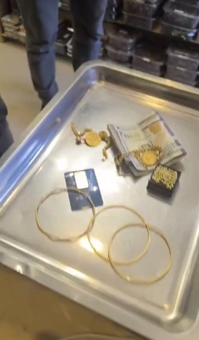 Trabzon'da altın ve para dolu çanta buldu! 2026