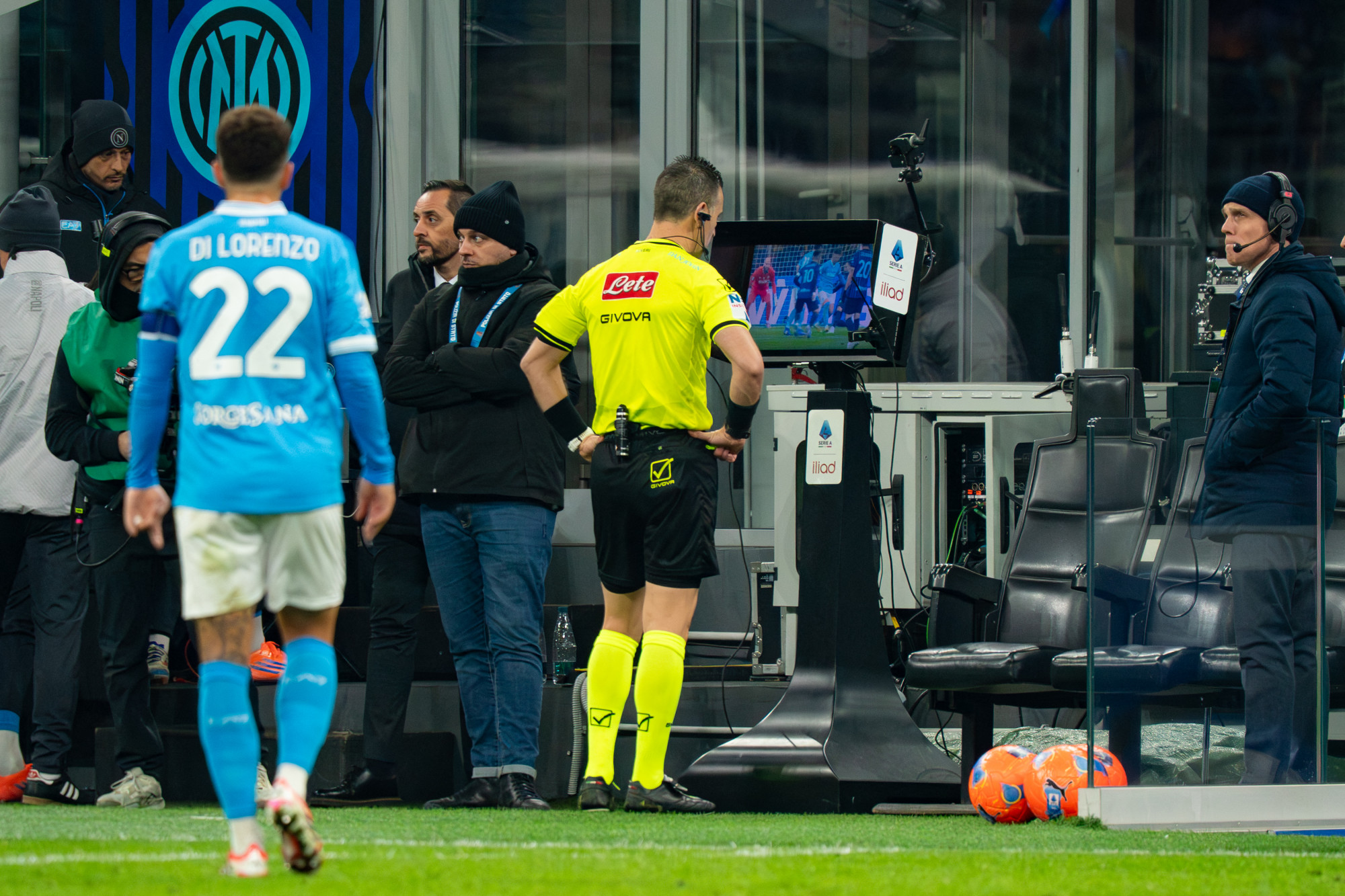 Atalanta felesége késelte meg otthon a meccset néző napoli-szurkolót, mert azt hitte, őt szidja 2026 feles selte meg otthon meccset napoli szurkol mert azt atalanta iustitia. Bg vasárnap egy 40 éves férfit a felesége késelt meg nápolyi... Iustitia. Bg felesége késelte meg otthon a meccset néző napoli-szurkolót, mert azt hitte, őt szidja 2026 2026-02-24 17:36:02 igazságszolgáltatás - iustitia. Bg atalanta