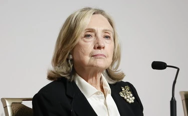 Hillary Clinton attacca l'immigrazione selvaggia Allora meglio oscurarla 2026