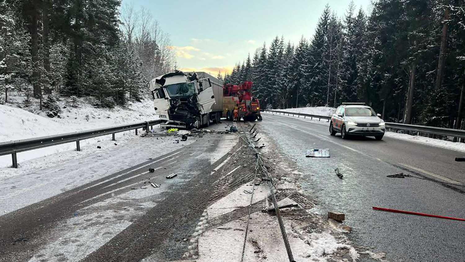 Lastbilar i krasch på riksväg 55 2026