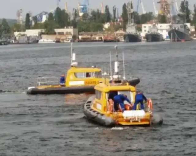 Нефтено петно е открито край Маслен нос, където изчезна кораб 2026