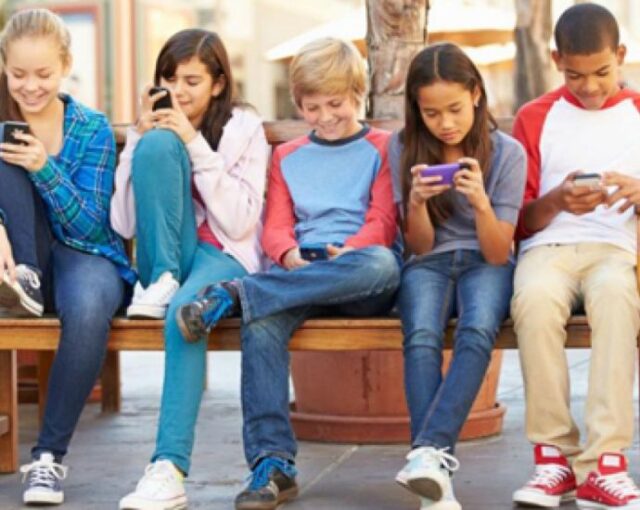 КТ „Подкрепа“: Социалните мрежи би трябвало да бъдат ограничени до 18-годишна възраст 2026