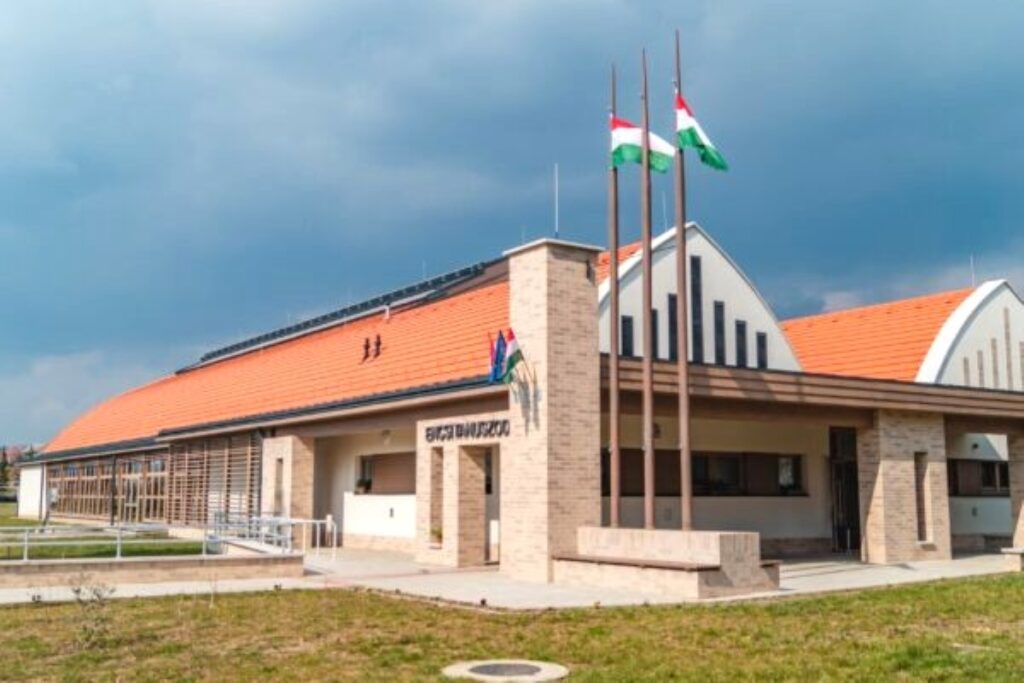 Aktuális soha ennyi uszoda nem épült magyarországon, mint az utóbbi években 2026 soha ennyi uszoda nem magyarorsz gon mint bbi vekben 20 4 aktuális iustitia. Bg -minden gyermek tanulhasson meg úszni! Minden járásban legyen uszoda! Ezért építettünk több tucatnyi... Iustitia. Bg soha ennyi uszoda nem épült magyarországon, mint az utóbbi években 2026 2026-02-12 14:24:08 igazságszolgáltatás - iustitia. Bg aktuális