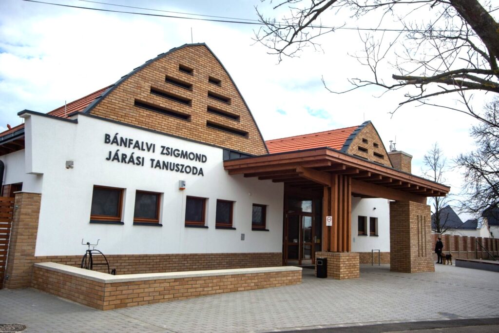 Aktuális soha ennyi uszoda nem épült magyarországon, mint az utóbbi években 2026 soha ennyi uszoda nem magyarorsz gon mint bbi vekben 20 5 aktuális iustitia. Bg -minden gyermek tanulhasson meg úszni! Minden járásban legyen uszoda! Ezért építettünk több tucatnyi... Iustitia. Bg soha ennyi uszoda nem épült magyarországon, mint az utóbbi években 2026 2026-02-12 14:24:08 igazságszolgáltatás - iustitia. Bg aktuális