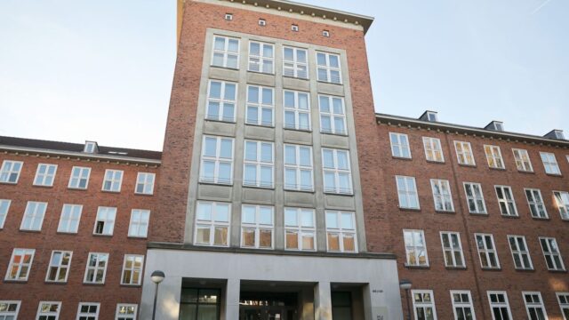 Tat im Mai : Nach Schüssen in Rendsburg Prozessstart gegen drei Männer Tat im Mai 2025: Nach Schüssen in Rendsburg - Prozessstart gegen drei Männer 2026