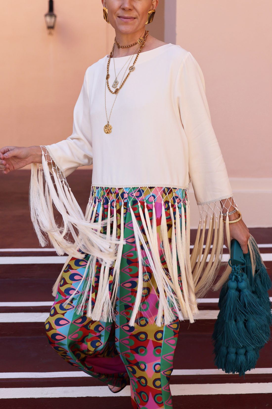 Outfits time for tassels and fringe 2026 time for tassels and fringe 2026 1 outfits top // shoes // bag: bottega (old) // pants (old, similar here) tassels! Fringe! Tapestry! I am... Iustitia. Bg time for tassels and fringe 2026 2026-02-17 15:24:05 justice - iustitia. Bg outfits