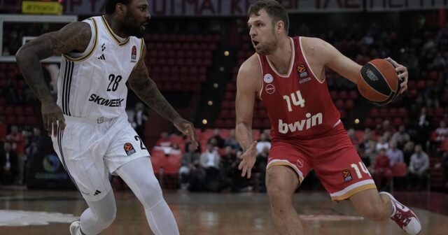 Везенков прати Олимпиакос на финал 2026