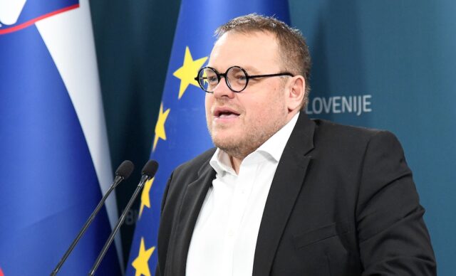 (VIDEO) Jančič: Maljevac me obtožuje debelih laži, ko številke ZZZS razgaljajo njegovo 140 milijonsko luknjo 2026