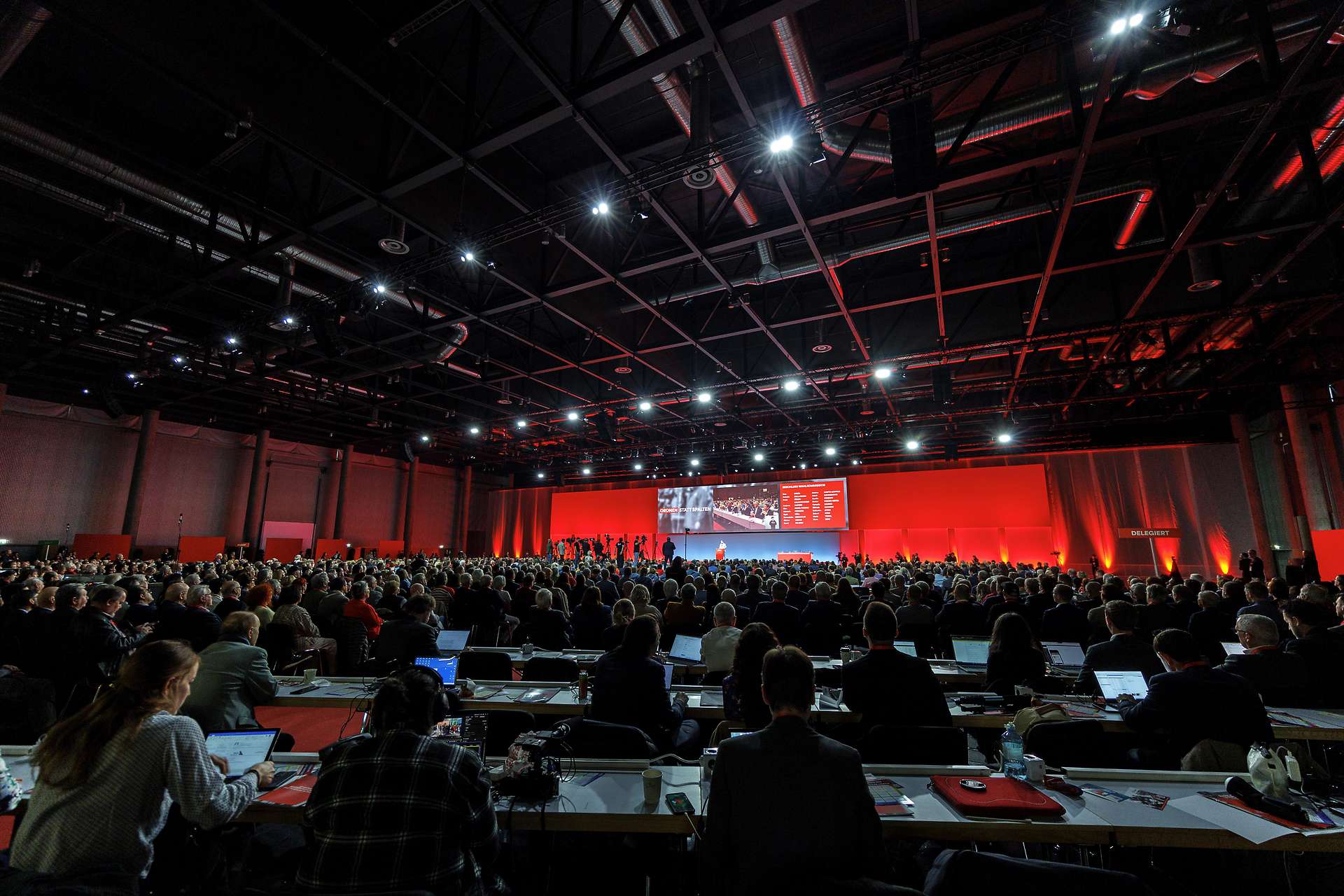 Babler spö kurultayında yüzde 81,5: „düzeni biz getireceğiz. “ 2026
