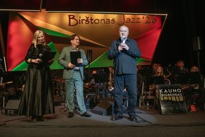 Birštono džiazo festivalyje – muzikos ir spalvų fejerverkai 2026 bir tono iazo festivalyje muzikos spalv fejerverkai 202 iustitia. Bg penktadienį bir&scaron;tone 23-ią kartą nuskambėjo vieno seniausių &scaron;alyje džiazo festivalių &scaron;aukiniai. Į jaukų kurortą sugužėjo i&scaron;tikimi &scaron;io renginio aistruoliai i&scaron; įvairių lietuvos... Birštono džiazo festivalyje – muzikos ir spalvų fejerverkai 2026 2026-03-28 15:32:17 юстиция