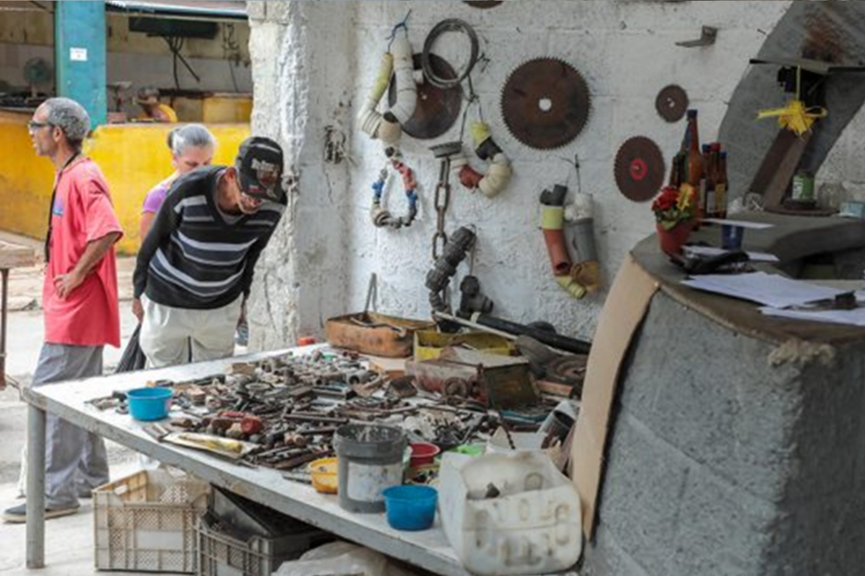 Havana'nın merkezinde çöp sorununa karşı topluluk temelli bir model: batazo projesi 2026 havana merkezinde sorununa kar topluluk temelli bir mod 5 iustitia. Bg havana'nın merkezinde, san nicolás ile manrique arasında kalan estrella caddesi'nde küçük bir bakkal,... Iustitia. Bg havana'nın merkezinde çöp sorununa karşı topluluk temelli bir model: batazo projesi 2026 2026-03-05 23:45:16 adalet - iustitia. Bg