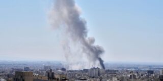 Irans ex-präsident ahmadinedschad bei luftangriff getötet: alle infos im newsblog 2026 - iustitia. Bg - gerechtigkeit Auch nach der tötung von chamenei gingen die angriffe weiter.