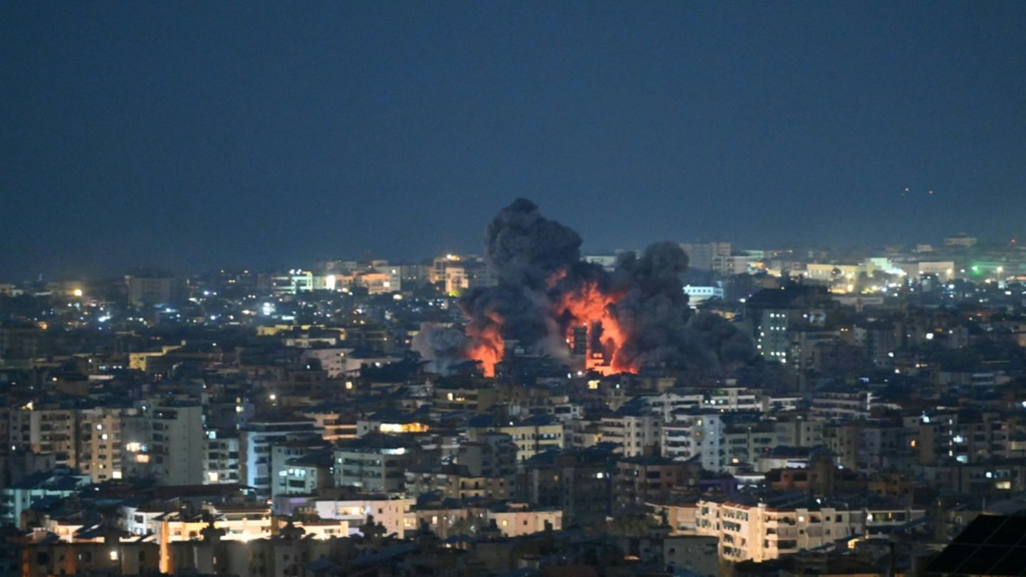 Israelische Armee meldet Angriffe auf Hisbollah-Ziele in Beirut 2026 Israelische Armee meldet Angriffe auf Hisbollah-Ziele in Beirut 2026