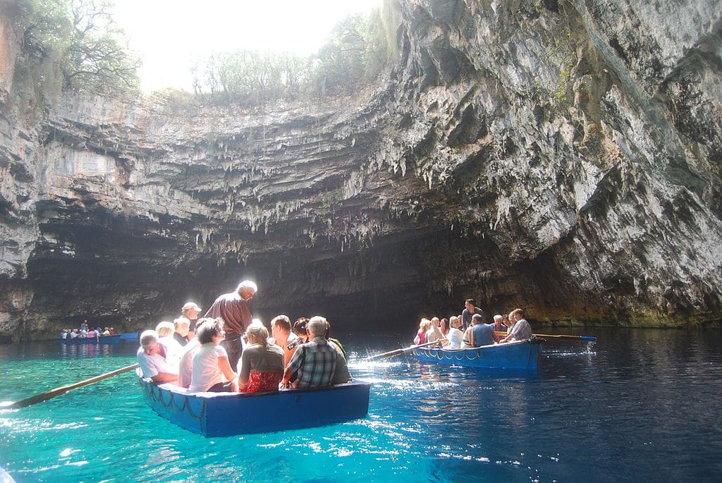 Melissani cave: a turquoise water paradise on the greek island of kefalonia 2026 - justice - iustitia. Bg Melissani lake