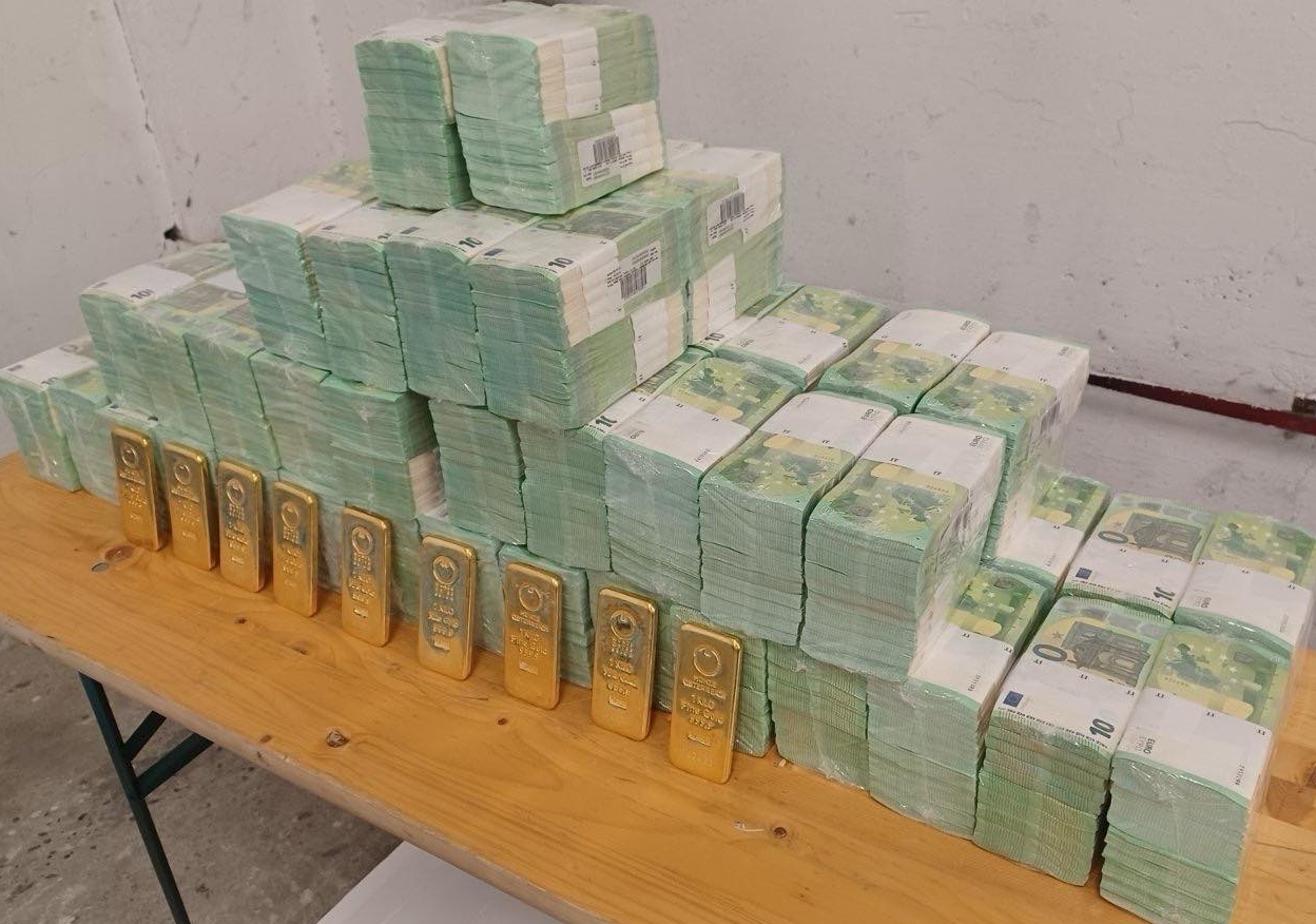 Gold and Cash Transport from Austria to Ukraine Stopped in Hungary