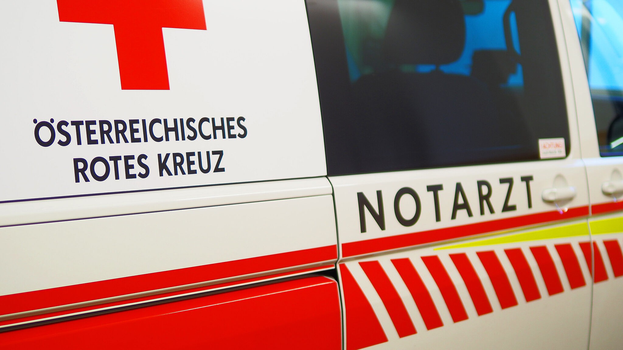 Im wald kollidiert - zwei junge männer sterben bei motorcross-unfall 2026