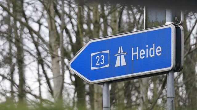 A23 bei Hamburg: Mutter bringt Baby auf Standstreifen von Autobahn zur Welt 2026