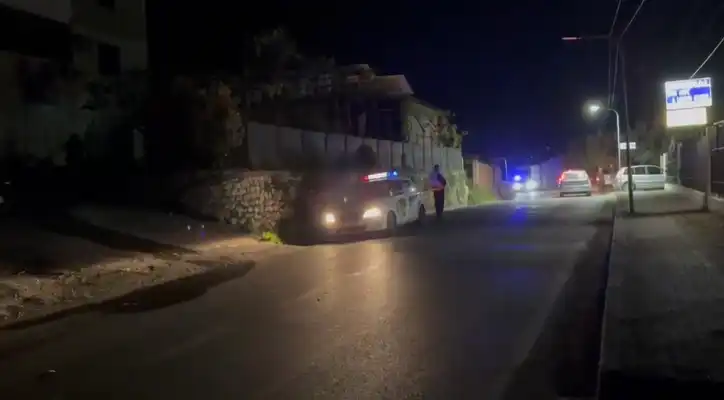 *anash aksident i rëndë në aksin balldren-torovicë, plagosen dy persona 2026 aksident aksin balldren torovic plagosen persona 2026 *anash një aksident i rëndë është regjistruar në aksin rrugor balldren-torovicë, ku një ciklomotor ka dalë nga rruga dhe... Iustitia. Bg aksident i rëndë në aksin balldren-torovicë, plagosen dy persona 2026 2026-04-15 19:15:24 юстиция *anash