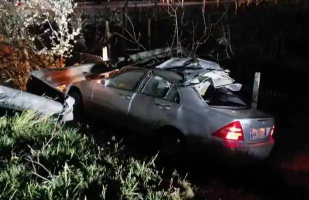 *anash aksident në aksion korçë-pogradec, një i plagosur 2026 aksident aksion kor pogradec plagosur 2026 *anash një aksident rrugor është regjistruar në aksin korçë–pogradec, në afërsi të fshatit sovjan, ku një automjet ka dalë... Iustitia. Bg aksident në aksion korçë-pogradec, një i plagosur 2026 2026-04-08 19:48:12 юстиция *anash