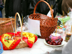 Ce alimente se împart în prima zi de Paște. Produsele care nu trebuie să lipsească din pachetele de pomană și de pe masa de Înviere 2026 Ce alimente se împart în prima zi de Paște. Produsele care nu trebuie să lipsească din pachetele de pomană și de pe masa de Înviere 2026