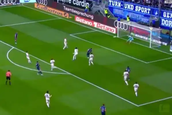 *anash asllani lë pas dhimbjen që i shaktoi eliminimi në playoff, shënon supergol në kampionat 2026 asllani pas dhimbjen shaktoi eliminimi playoff non supe *anash fisnik asllani ka lënë pas zhgënjimin e së martës ku kosova u eleminua në mënyrë dramatike nga turqia në finalen e... Iustitia. Bg asllani lë pas dhimbjen që i shaktoi eliminimi në playoff, shënon supergol në kampionat 2026 2026-04-04 15:46:24 юстиция *anash