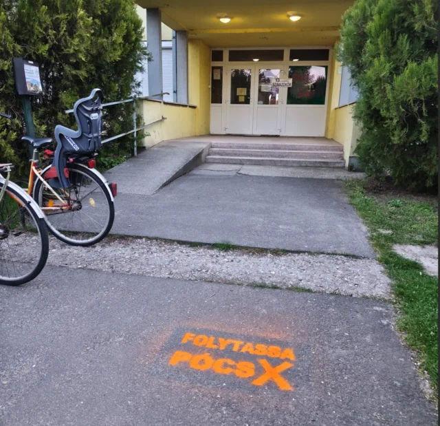 Aszfalfestéssel kampányolt több fideszes egyéni képviselőjelölt is, a kérdés az, hogy mikor 2026