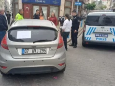 Aydın’da el freni unutulunca geri kayan araç sürücüyü yaraladı! 2026 Aydın'da el freni unutulunca geri kayan araç sürücüyü yaraladı! 2026