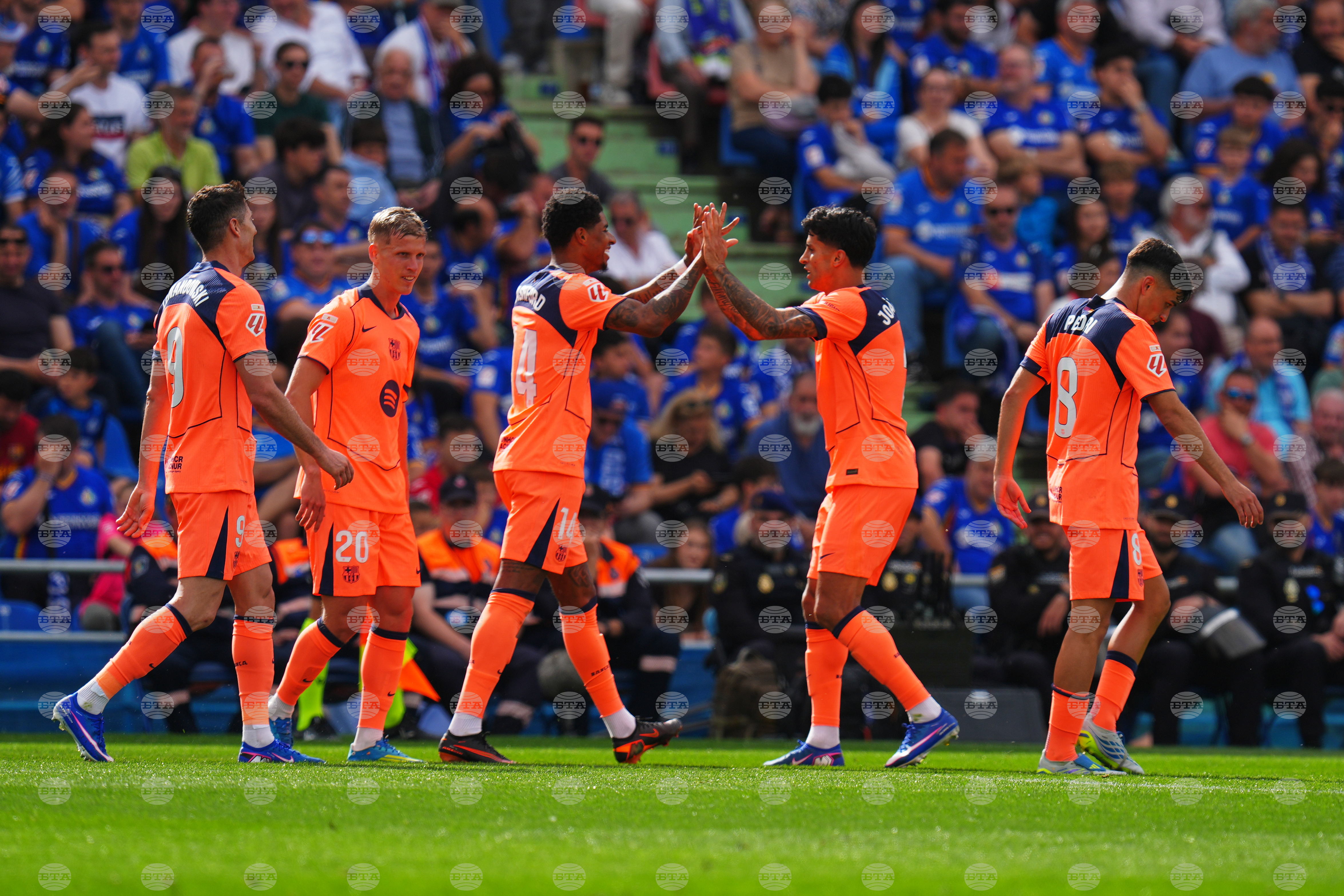 Sport барселона се доближи до титлата в ла лига след успех като гост на хетафе 2026 barselona doblizhi titlata liga sled uspeh kato gost he sport барселона победи хетафе с 2:0 като гост в двубой от 32-ия кръг на испанската футболна ла лига и се доближи до... Iustitia. Bg барселона се доближи до титлата в ла лига след успех като гост на хетафе 2026 2026-04-25 18:06:16 юстиция sport