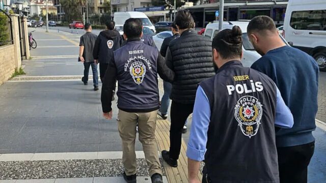 Bungalov Tatili Hayaliniz Kabusa Dönmesin! İlde Dev Operasyon: Gözaltı Bungalov Tatili Hayaliniz Kabusa Dönmesin! 3 İlde Dev Operasyon: 8 Gözaltı 2026