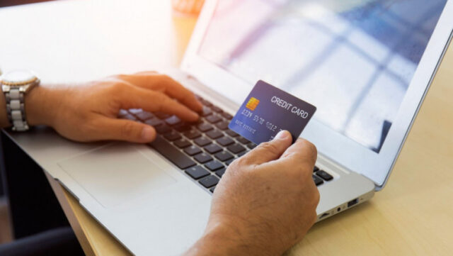 Cumpărături, dar și capcane: Paștele devine terenul preferat al escrocilor cibernetici. Fraude online în creștere cu 90% 2026