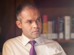 Daniel Funeriu a comparat manuale de ştiinţe din România, Franţa şi Germania: „Ale noastre par concepute pentru imprimat pe tricouri” 2026 Daniel Funeriu a comparat manuale de ştiinţe din România, Franţa şi Germania: „Ale noastre par concepute pentru imprimat pe tricouri” 2026