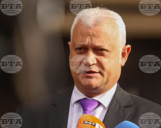 Дечев: Камионът, блокирал тунел „Витиня“, е на партиен активист и бивш член на СИК Дечев: Камионът, блокирал тунел „Витиня“, е на партиен активист и бивш член на СИК 2026