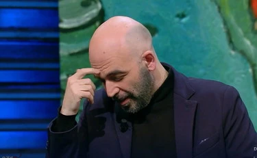 Dimartedì, saviano suda freddo: scontro con trump, un vantaggio per meloni? 2026 - giustizia - iustitia. Bg Personaggi dimartedì, saviano suda freddo: scontro con trump, un vantaggio per meloni? 2026 dimarted saviano suda freddo scontro con trump vantaggi personaggi iustitia. Bg nel bel mezzo delle tensioni tra il presidente degli stati uniti, donald trump, e il nostro premier, giorgia meloni,... Dimartedì, saviano suda freddo: scontro con trump, un vantaggio per meloni? 2026 2026-04-16 02:10:00 giustizia - iustitia. Bg personaggi