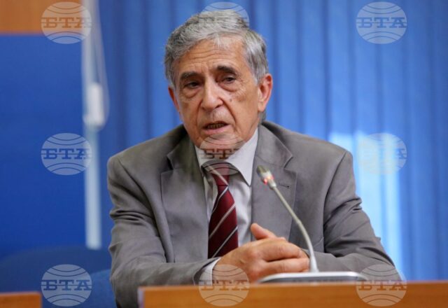 Дните от Страстната седмица са най-значимите през годината за православните вярващи, а богослуженията са специални, каза за БТА проф. Иван Желев 2026