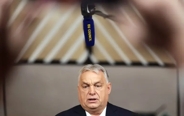 Evropa "это привычная формула общения": орбан о слитой стенограмме разговора, где он предлагал путину, что станет "мышью" 2026 eto privychnaya formula obshteniya orban slitoy stenogr 1 evropa премьер-министр венгрии виктор орбан прокомментировал утечку стенограммы телефонного разговора с главой кремля... Iustitia. Bg "это привычная формула общения": орбан о слитой стенограмме разговора, где он предлагал путину, что станет "мышью" 2026 2026-04-09 00:04:00 справедливість - юстиция evropa